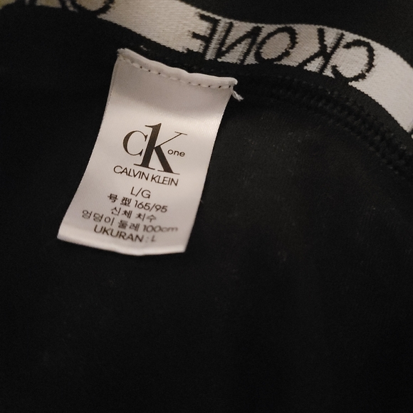 3/30$ CK One thong size L - Picture 3 of 3